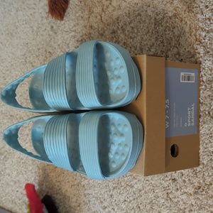 Oiselle sport sandal